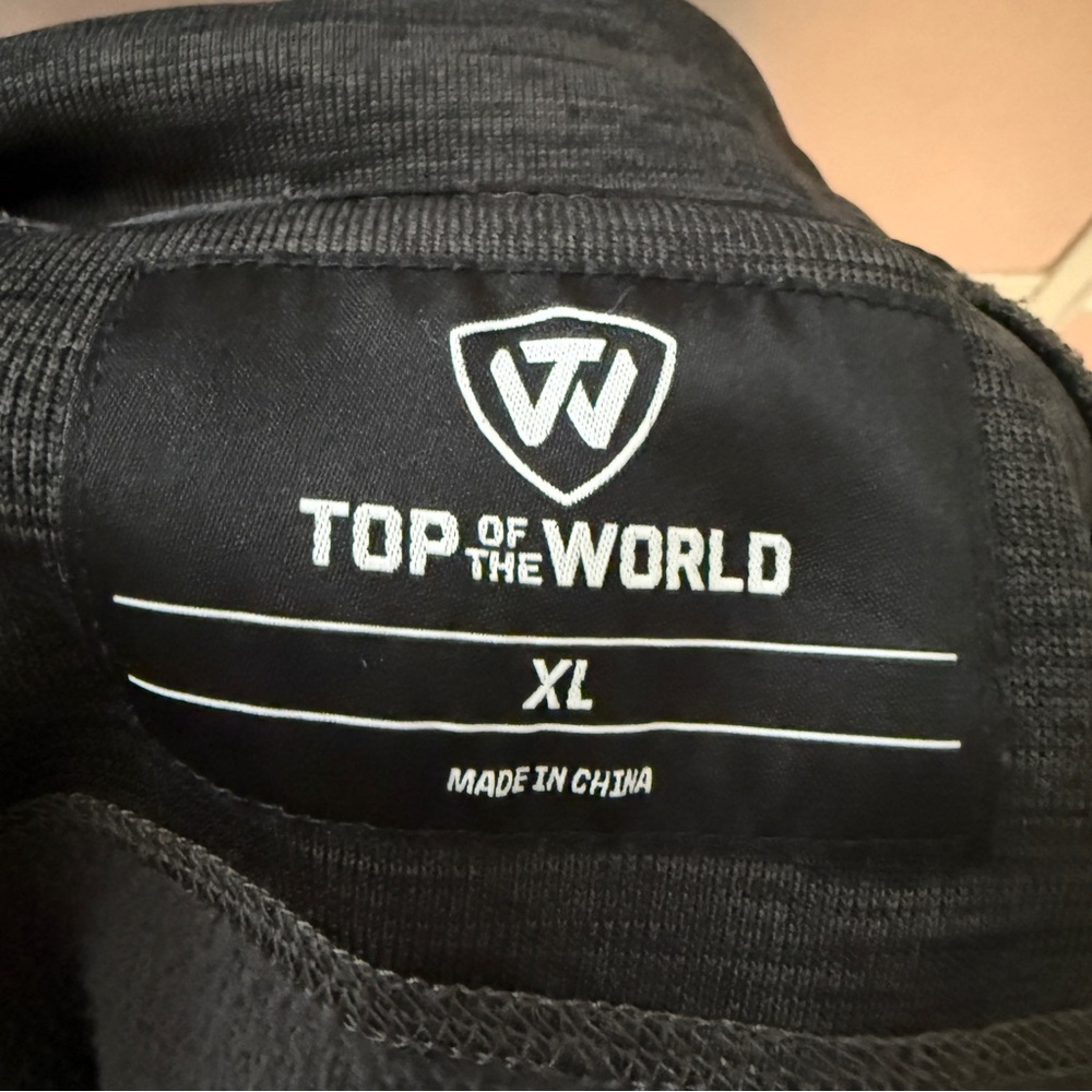 Top of the World Charcoal Pullover - Picture 5 of 5